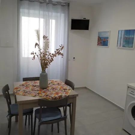 Apartment House Lady *